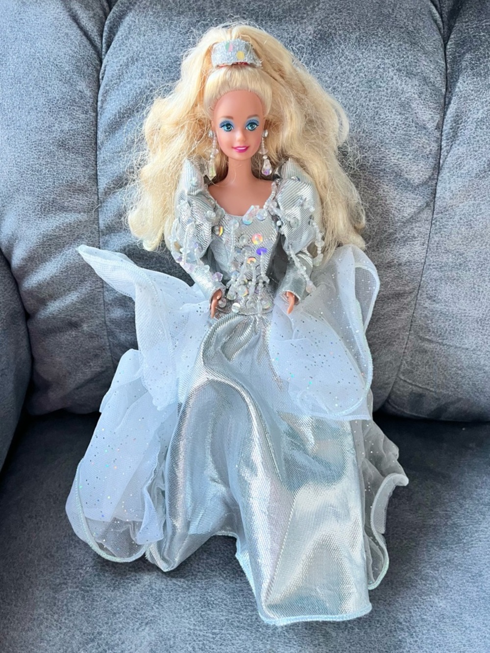 Barbie 90s bundle: Happy Holidays Dolls Collectibles and Deluxe Doll Trunk - Picture 7 of 16